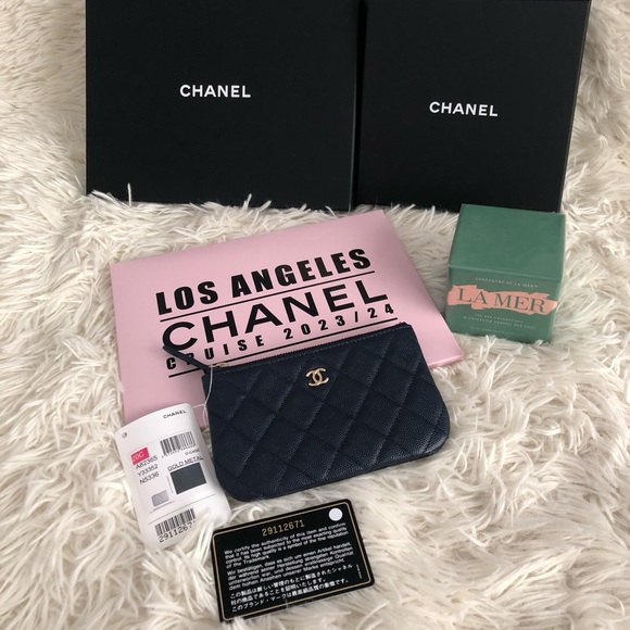 Chanel CLASSIC MINI POUCH (Free LA MER eye concentrate) - Picture 3 of 12